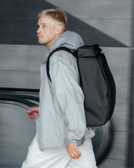 DB Hugger Backpack 30L Black Out - 2025/26