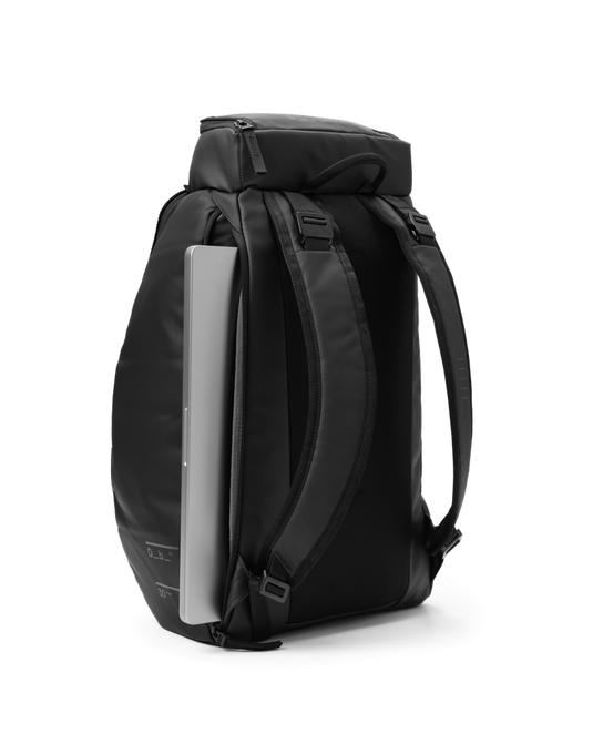 DB Hugger Backpack 30L Black Out - 2025/26