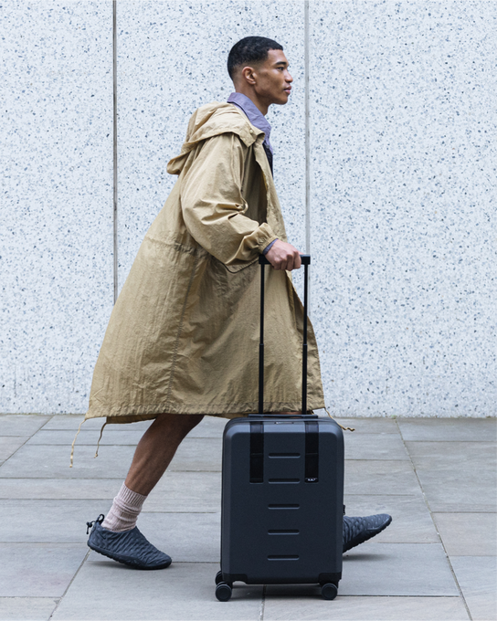 Reisekoffer Db Ramverk Carry-on Black Out - 2025/26