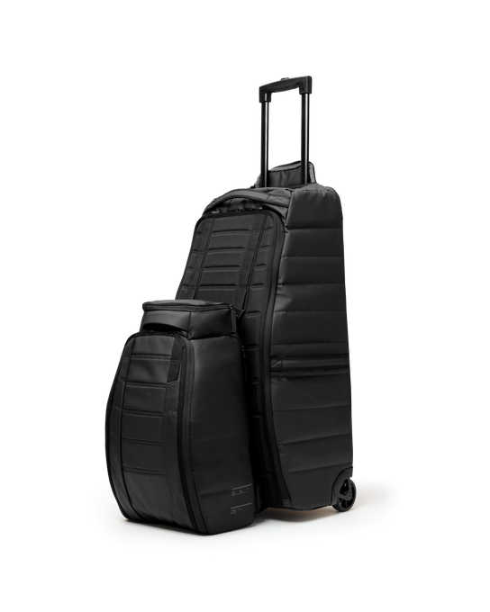 DB Hugger Backpack 25L Black Out - 2025/26